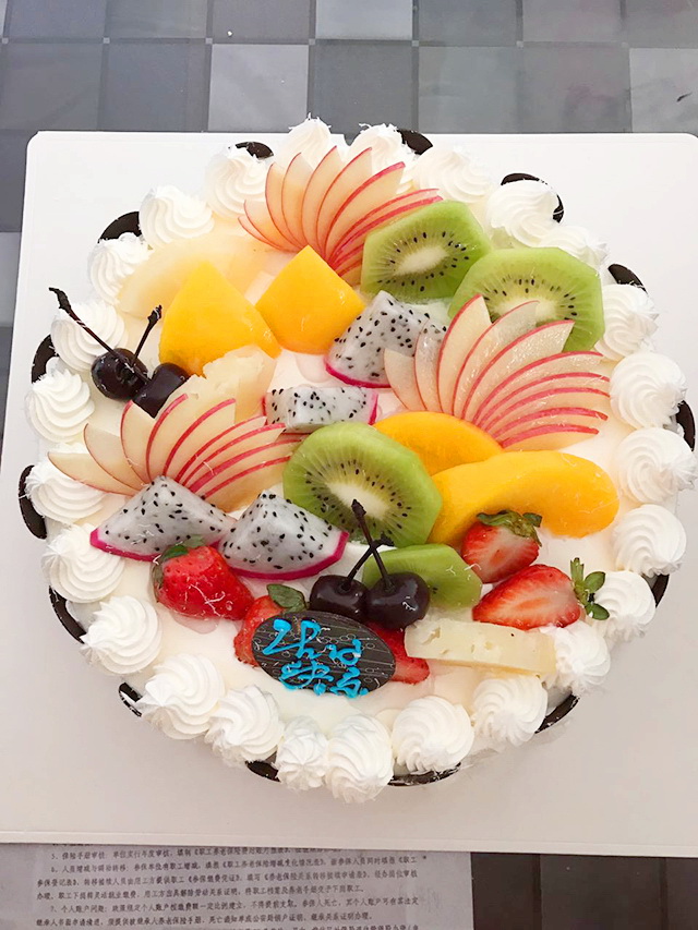 酒泉总校为石冉老师举办生日聚会