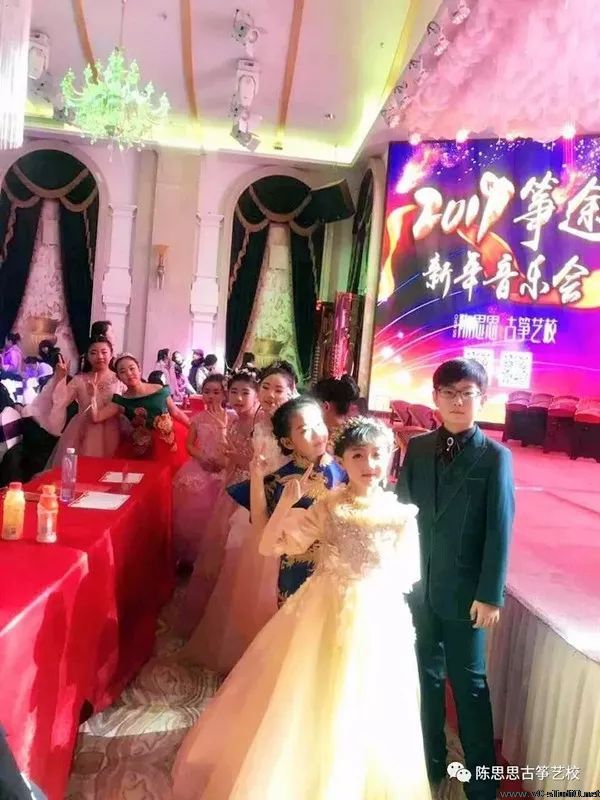 瓜州县陈思思古筝艺校第一届周年校庆“明星”小小主持人——选拔赛开始了