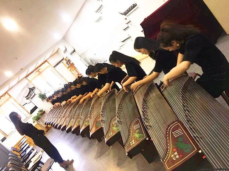 陈思思古筝艺校参加酒泉市第四届文联代表大会文艺晚会