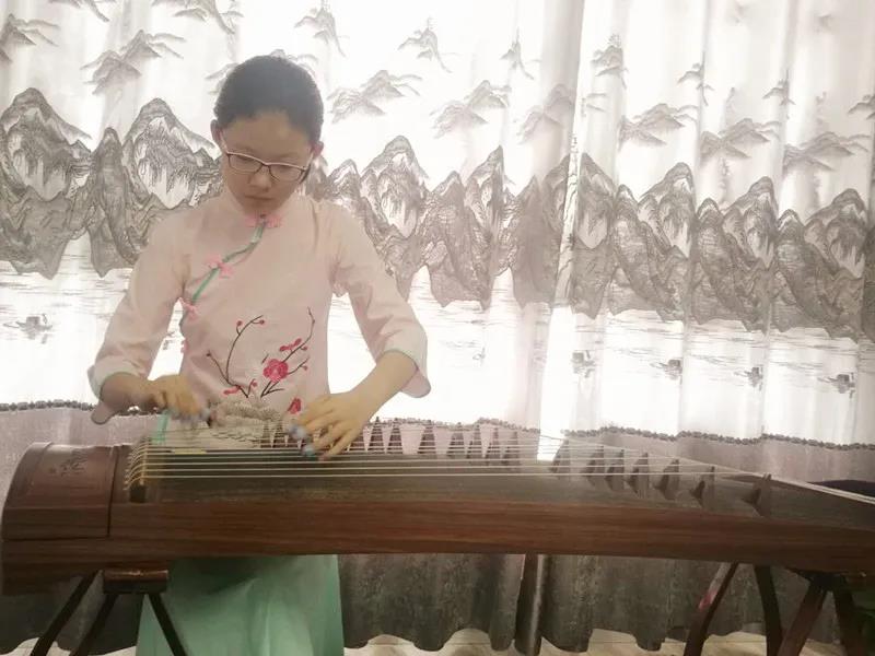 停课不停学，我们在行动——陈思思古筝艺校酒泉总校