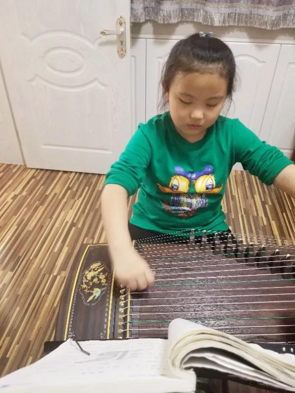 停课不停学，我们在行动——陈思思古筝艺校酒泉总校