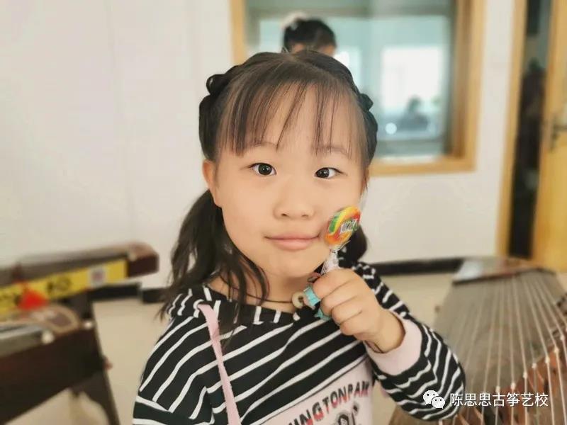 陈思思古筝艺校——快乐六一，童享纯真！