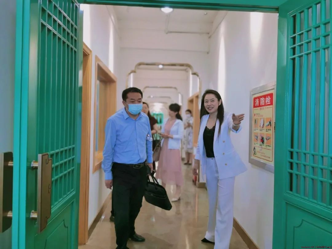 教育局领导来我校进行疫情防控工作指导