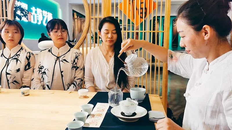 陈思思古筝艺校茶艺研修课