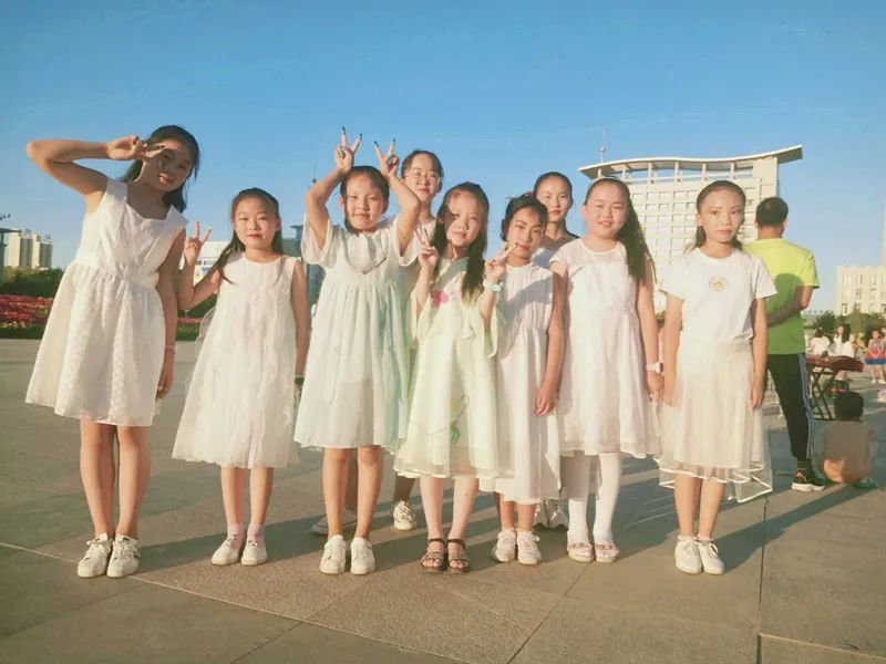 陈思思古筝艺校——酒泉总校第四届“繁星点点”大型路演活动