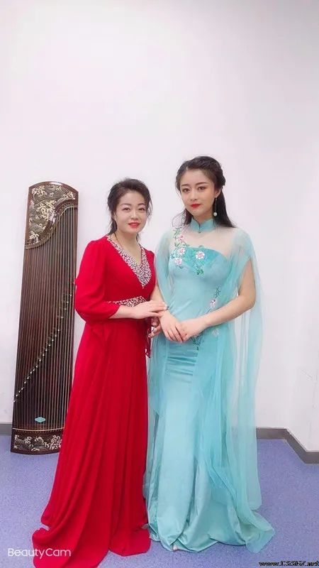 祝贺玉面小嫣然古筝音乐会在酒泉成功举办
