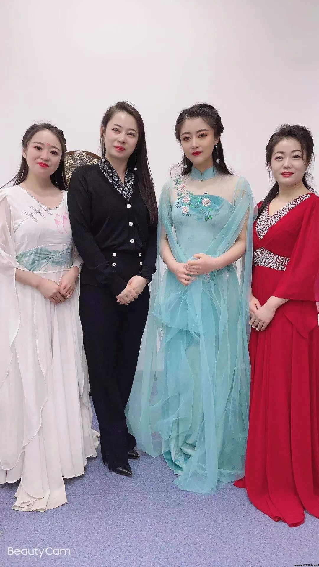 祝贺玉面小嫣然古筝音乐会在酒泉成功举办