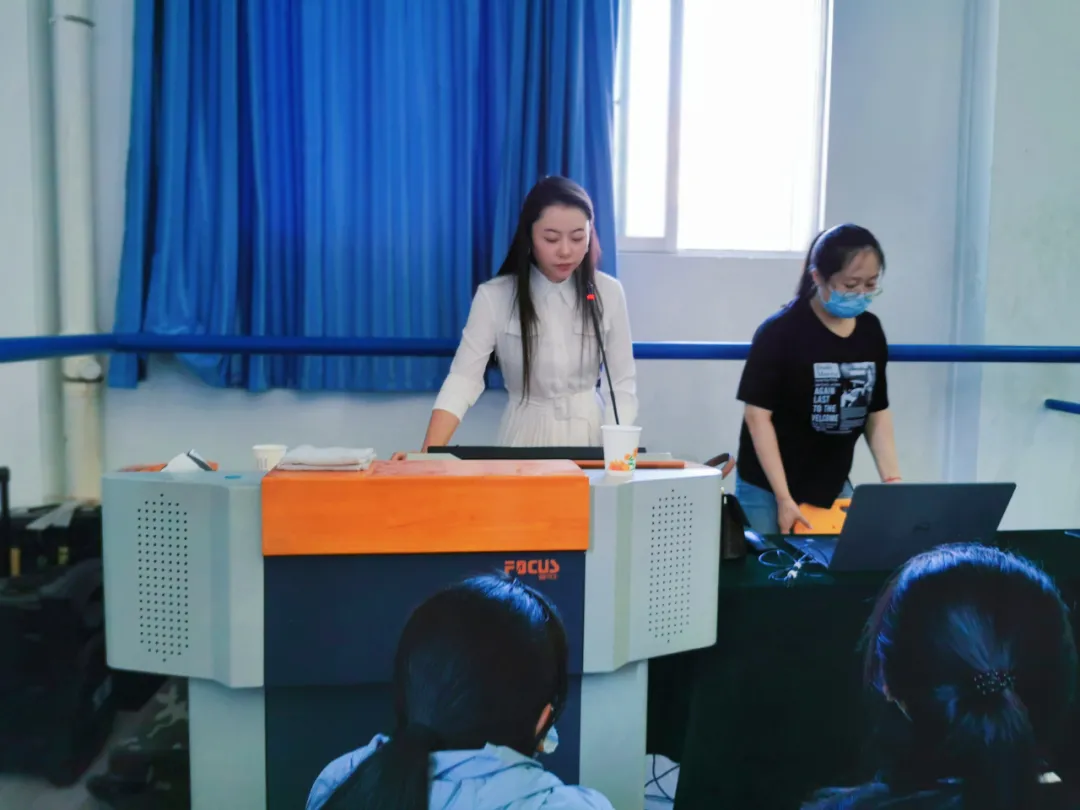 陈思思老师在酒泉职业技术学院讲座