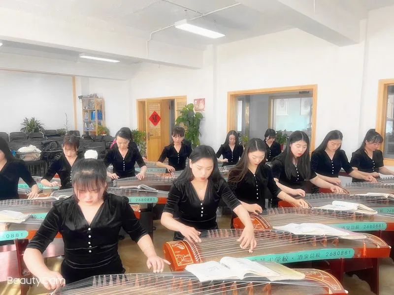 陈思思古筝艺校“筝途”系列活动—第五届公益师资培训