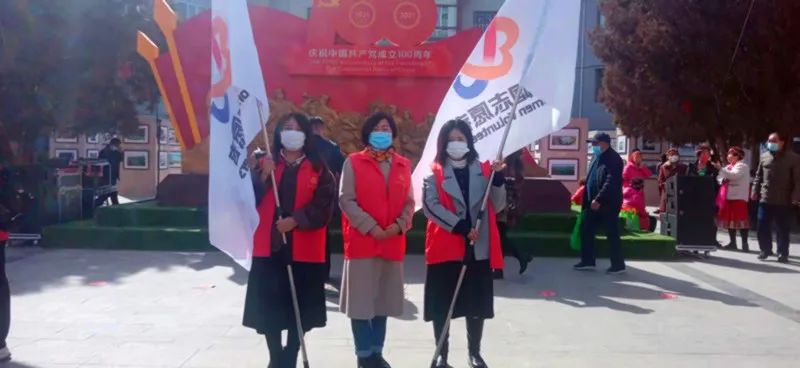 陈思思古筝艺校参加酒泉市、肃州区妇联妇女儿童维权宣传月暨学雷锋巾帼志愿服务活动