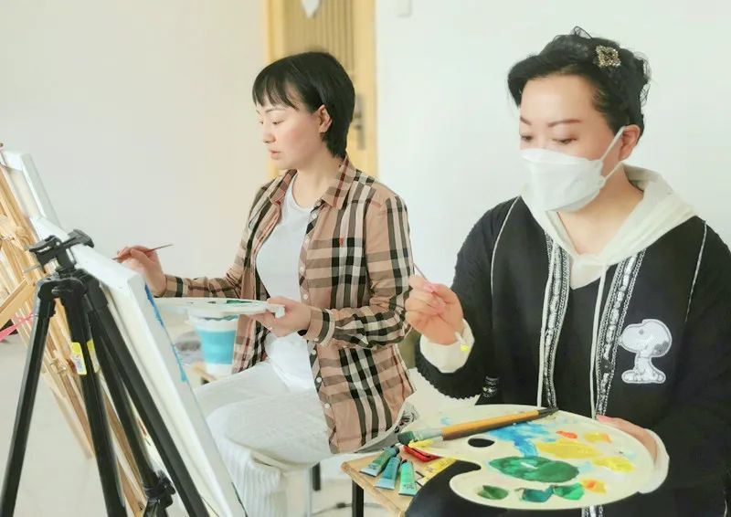 陈思思古筝艺校成人美术课程开课啦!
