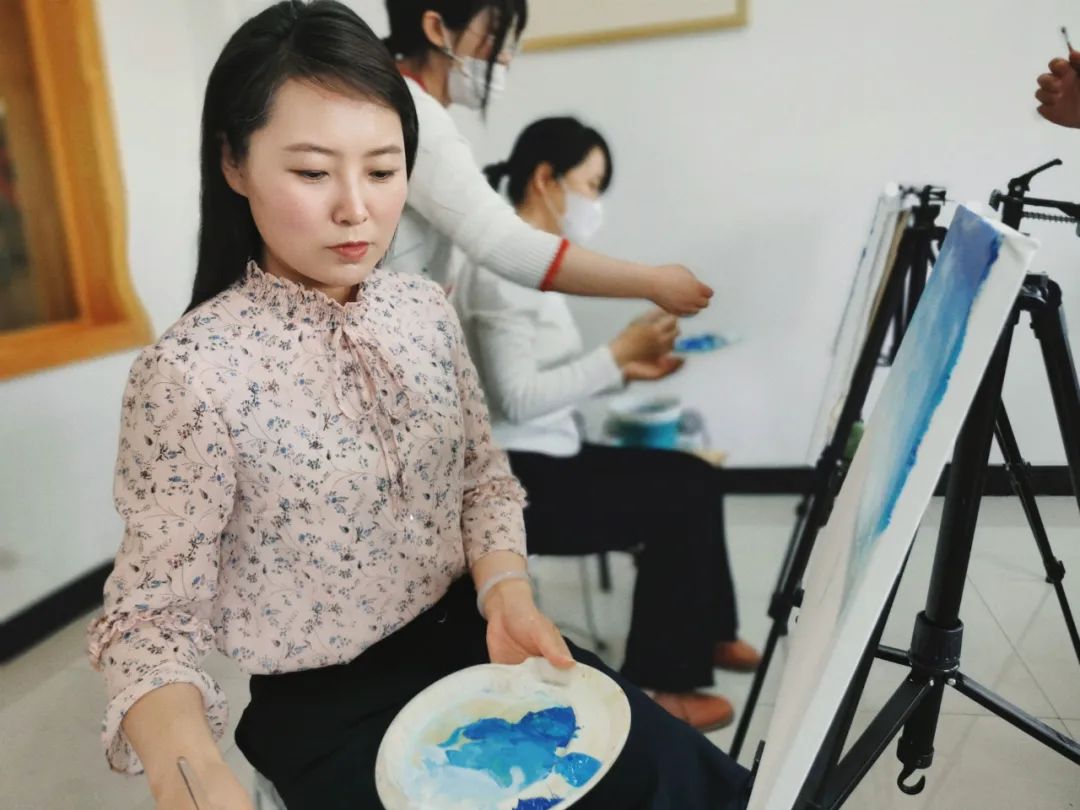 陈思思古筝艺校成人美术课程开课啦!