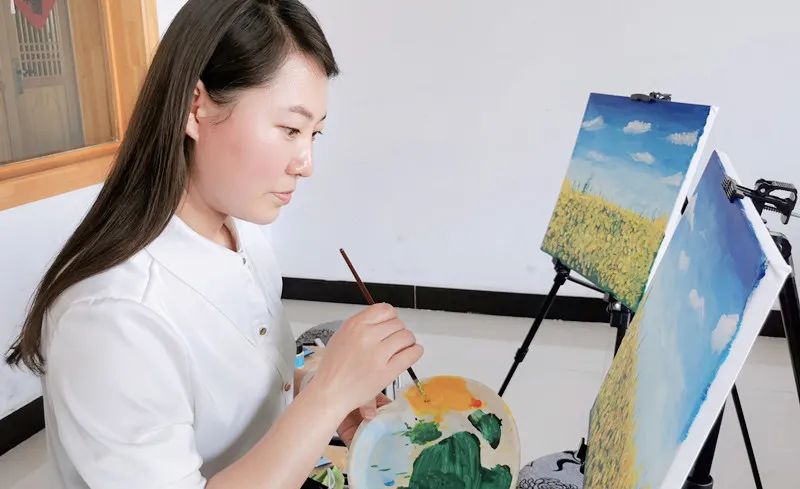 陈思思古筝艺校成人美术课程开课啦!