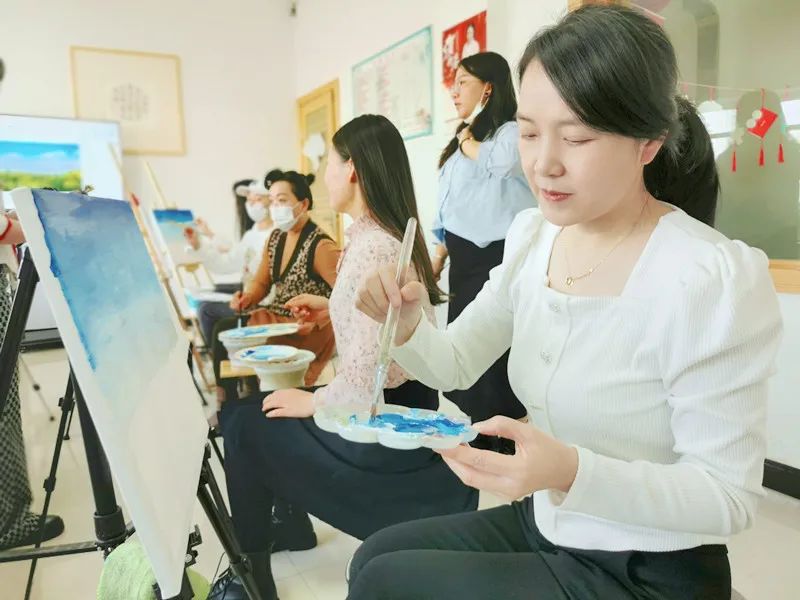 陈思思古筝艺校成人美术课程开课啦!