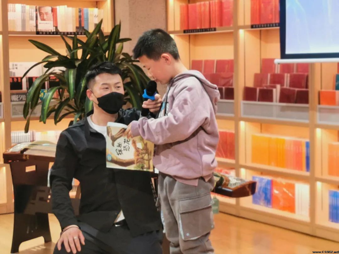 【书香中国】陈思思艺术学校——第二期“与经典为友”亲子读书会