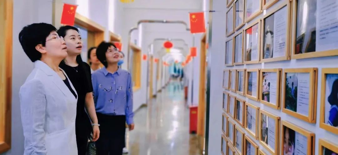 市妇联领导来我校调研指导工作