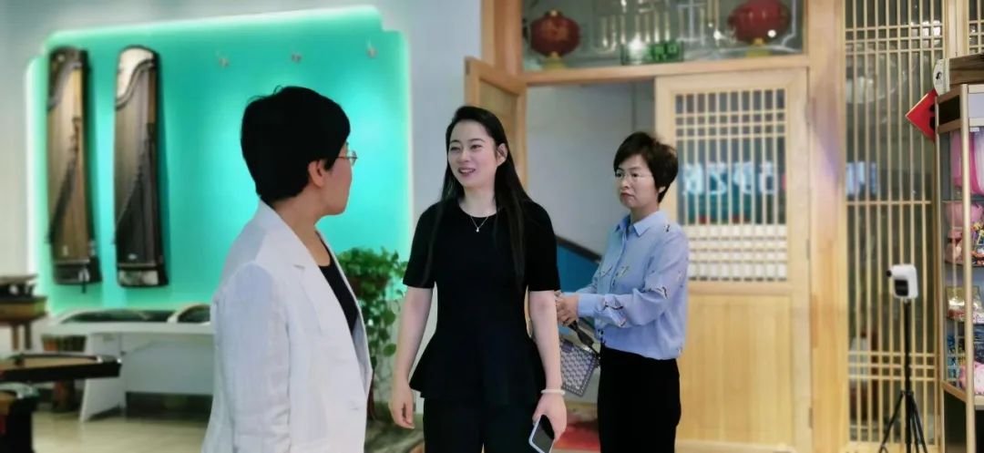 市妇联领导来我校调研指导工作
