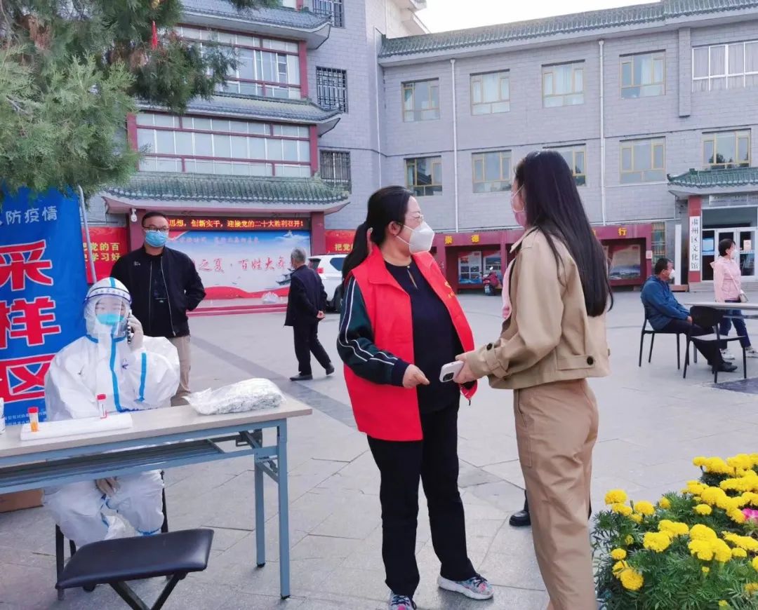 抗击疫情——陈思思古筝艺校爱心传递正能量