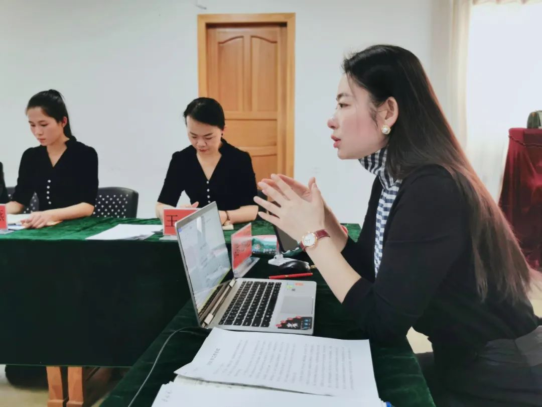 2022年陈思思艺术学校员工年终总结会议