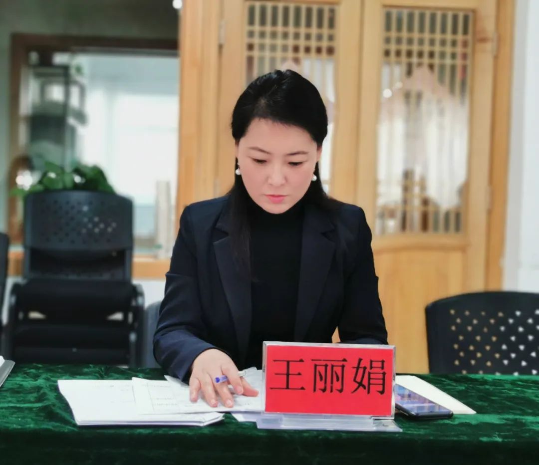 2022年陈思思艺术学校员工年终总结会议