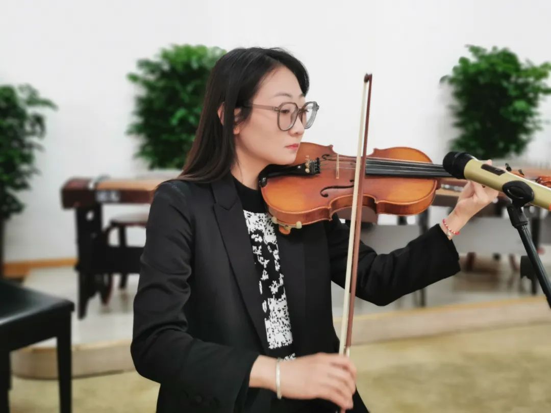 陈思思艺术学校 “追梦新时代 巾帼绽芳华”三八妇女节茶话会活动