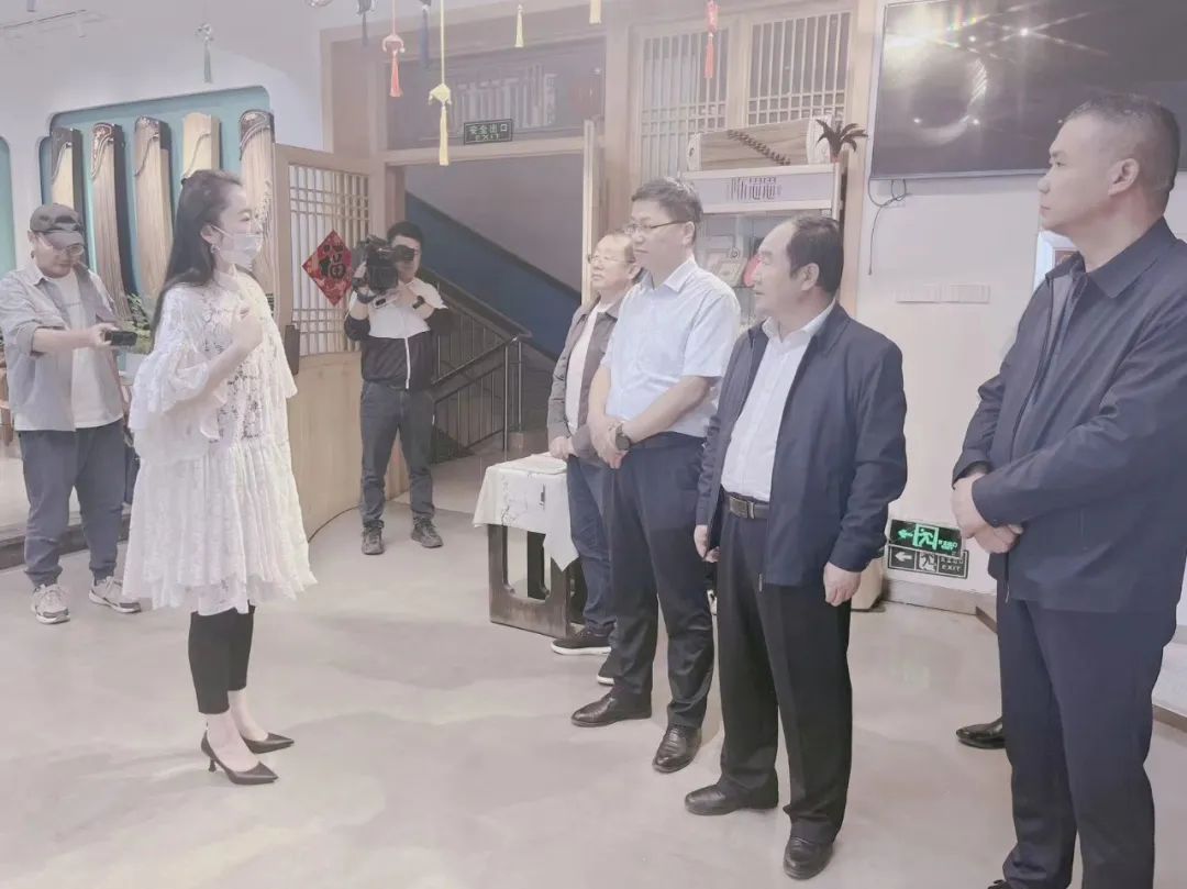 酒泉市文联工作组来我校调研工作