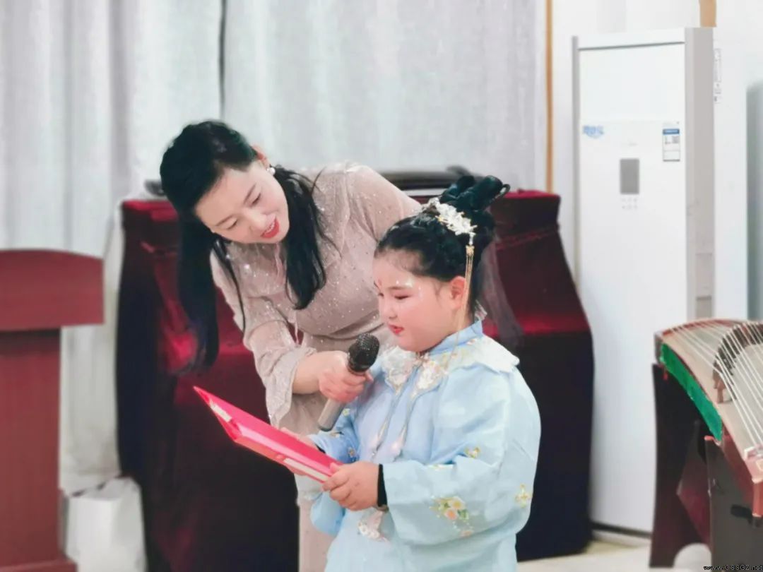 陈思思艺术学校“重阳敬老”传统文化主题读书会