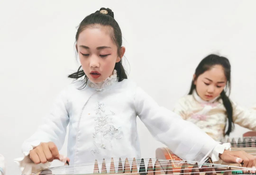 陈思思艺术学校“重阳敬老”传统文化主题读书会