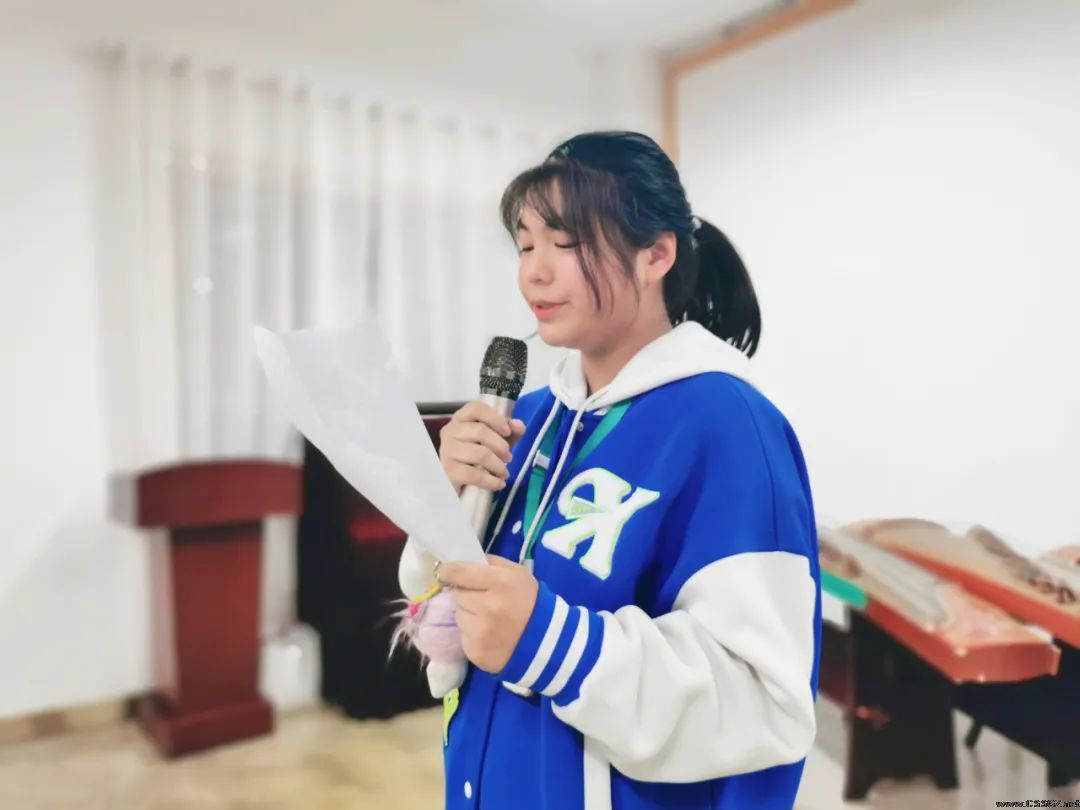 陈思思艺术学校“重阳敬老”传统文化主题读书会