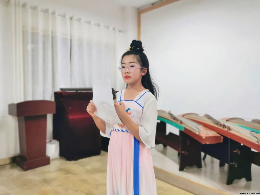 陈思思艺术学校“重阳敬老”传统文化主题读书会
