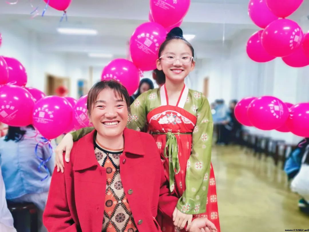 陈思思艺术学校“重阳敬老”传统文化主题读书会