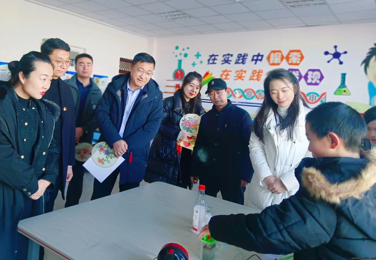陈思思艺术学校“爱心助力 与你同行”公益行动
