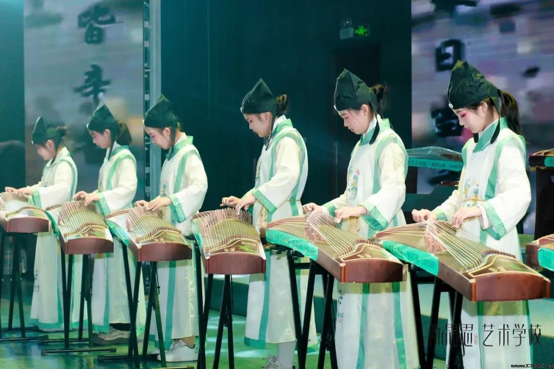 陈思思艺术学校2024璀璨之星跨年音乐会圆满落幕