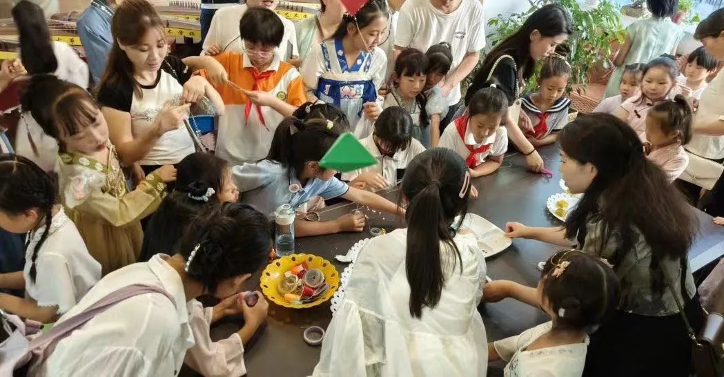 陈思思艺术学校——咸阳校区“浓情端午 粽享欢乐”亲子活动