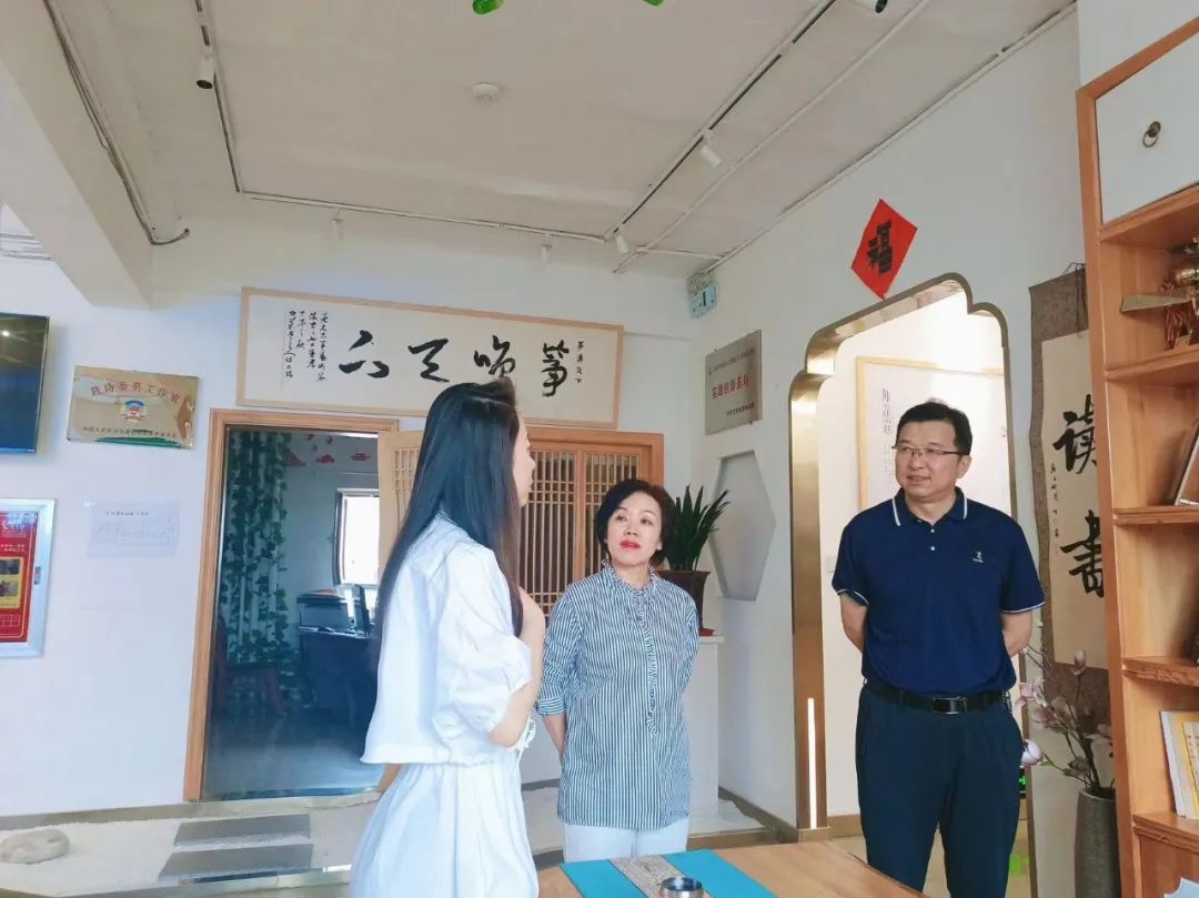 酒泉市政协调研组来陈思思艺术学校走访调研工作