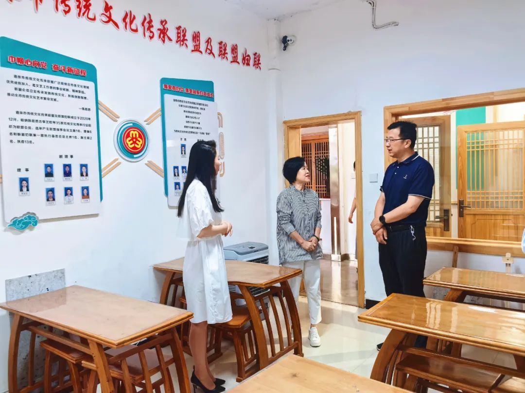 酒泉市政协调研组来陈思思艺术学校走访调研工作