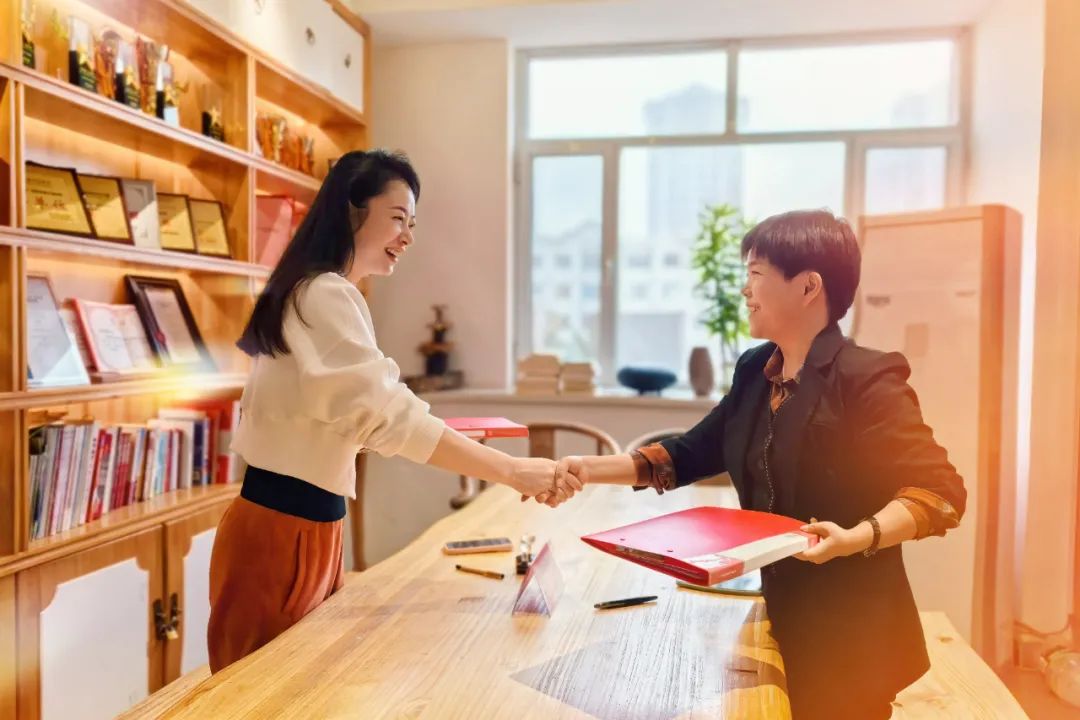 “小哈津多元宝盒”与陈思思艺术学校正式签约，成功入驻