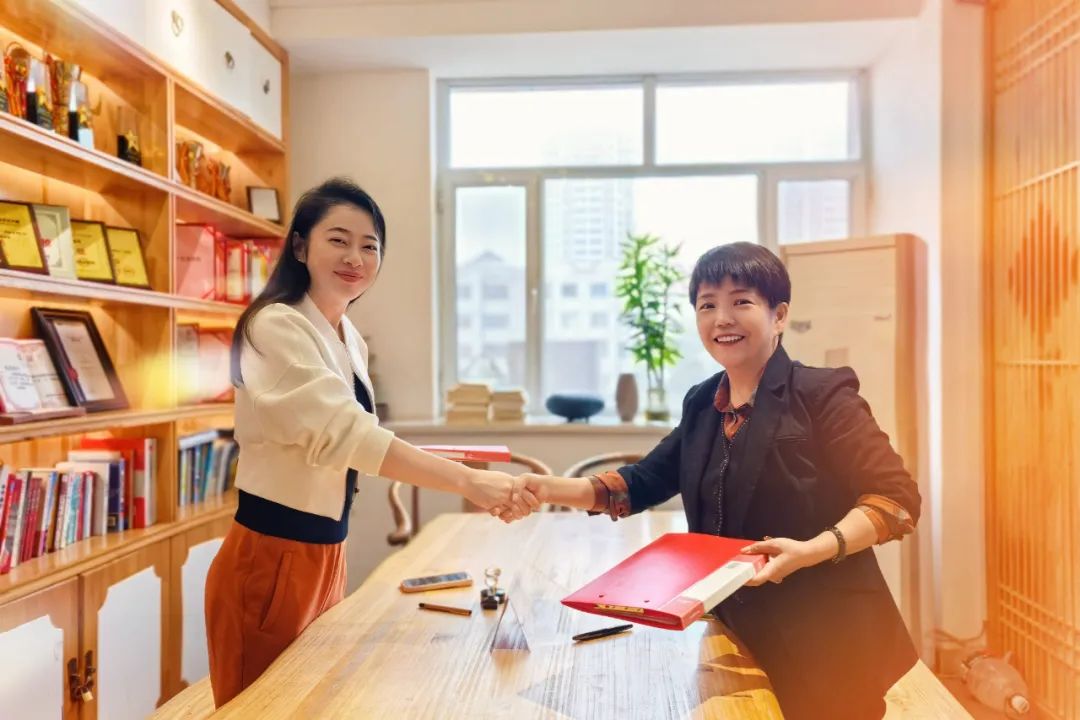 “小哈津多元宝盒”与陈思思艺术学校正式签约，成功入驻