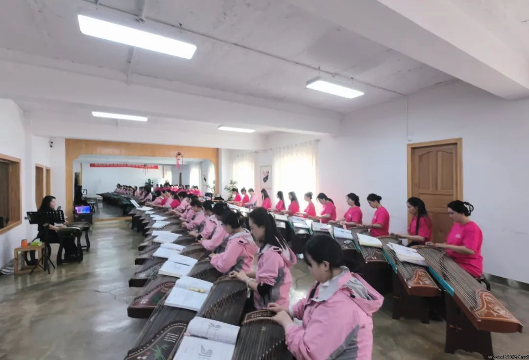 传承传统文化——陈思思艺术学校第七届古筝师资培训班