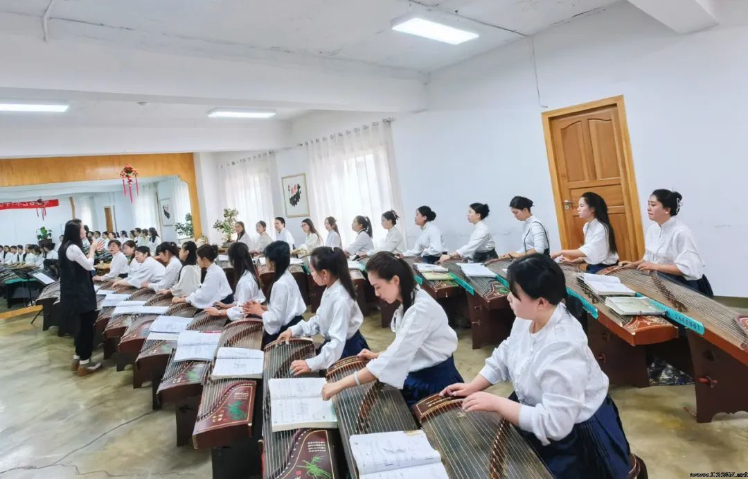 传承传统文化——陈思思艺术学校第七届古筝师资培训班