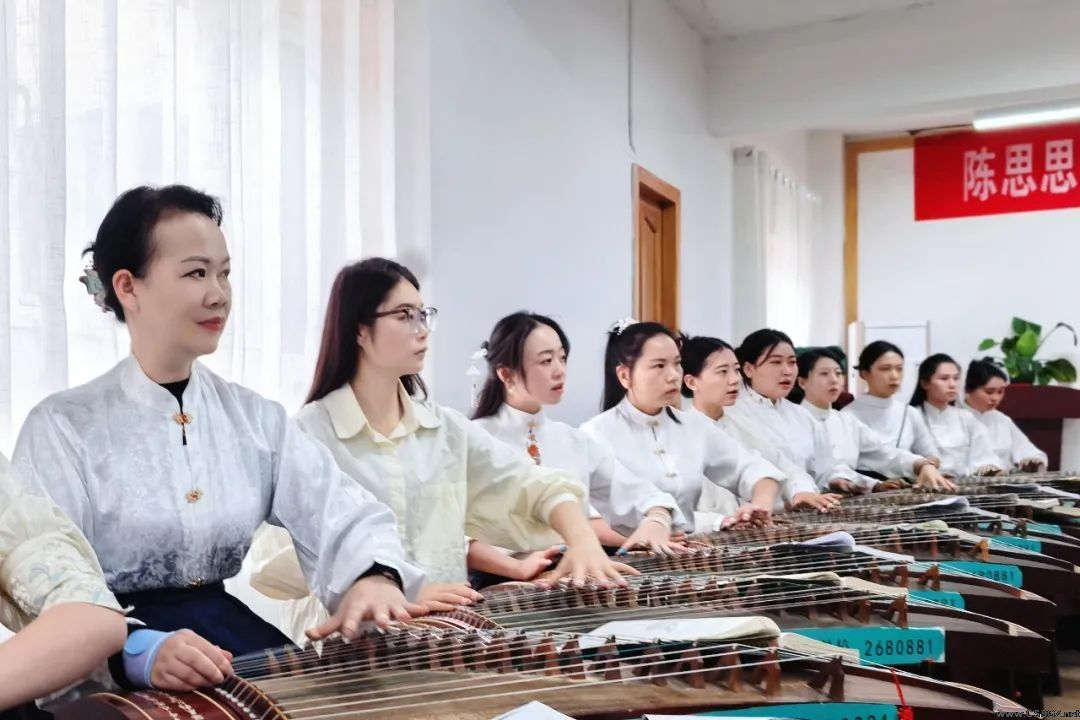 传承传统文化——陈思思艺术学校第七届古筝师资培训班