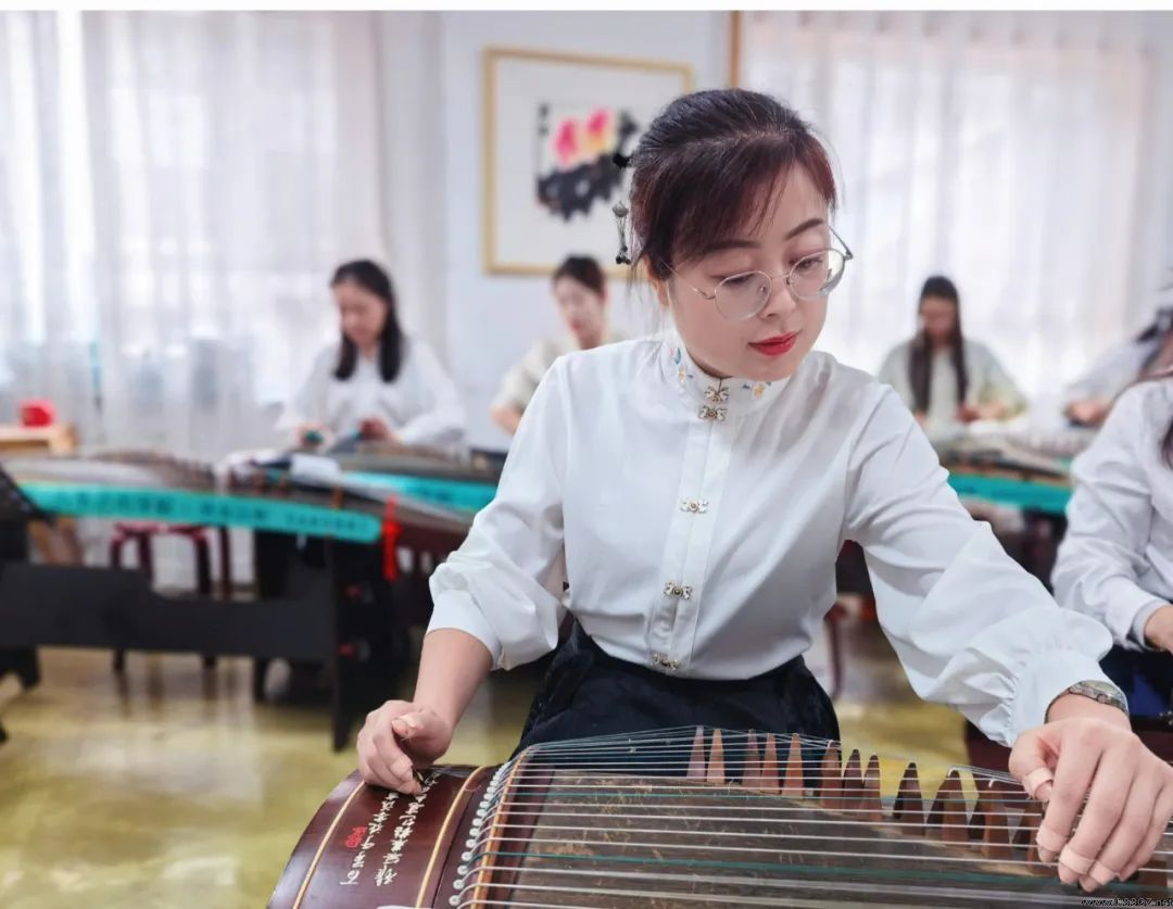 传承传统文化——陈思思艺术学校第七届古筝师资培训班