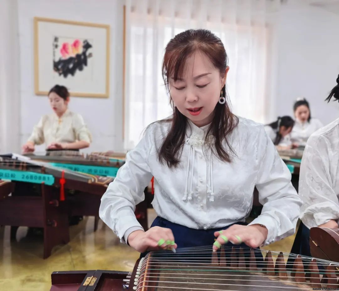 传承传统文化——陈思思艺术学校第七届古筝师资培训班
