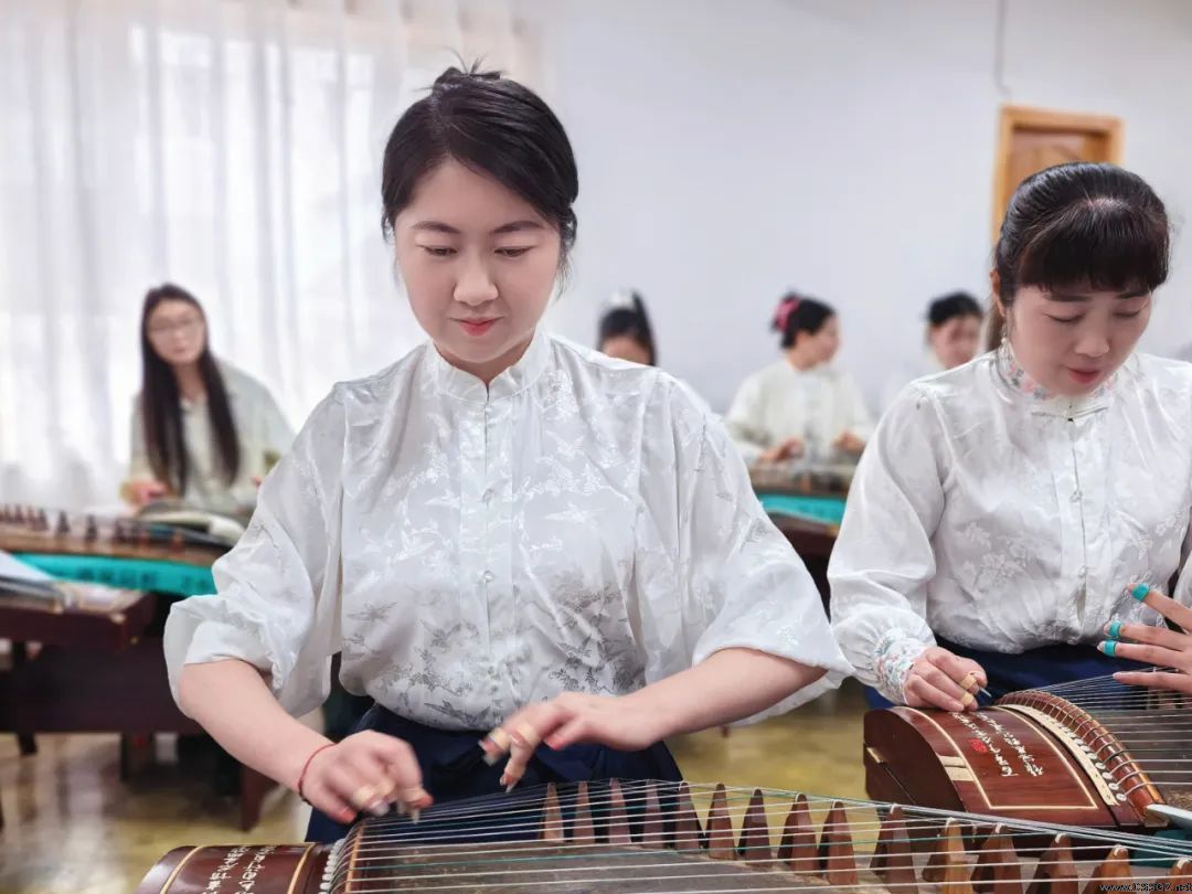 传承传统文化——陈思思艺术学校第七届古筝师资培训班