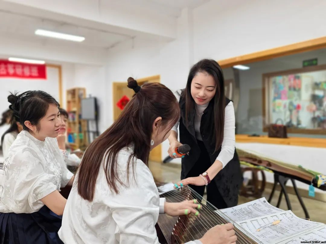 传承传统文化——陈思思艺术学校第七届古筝师资培训班