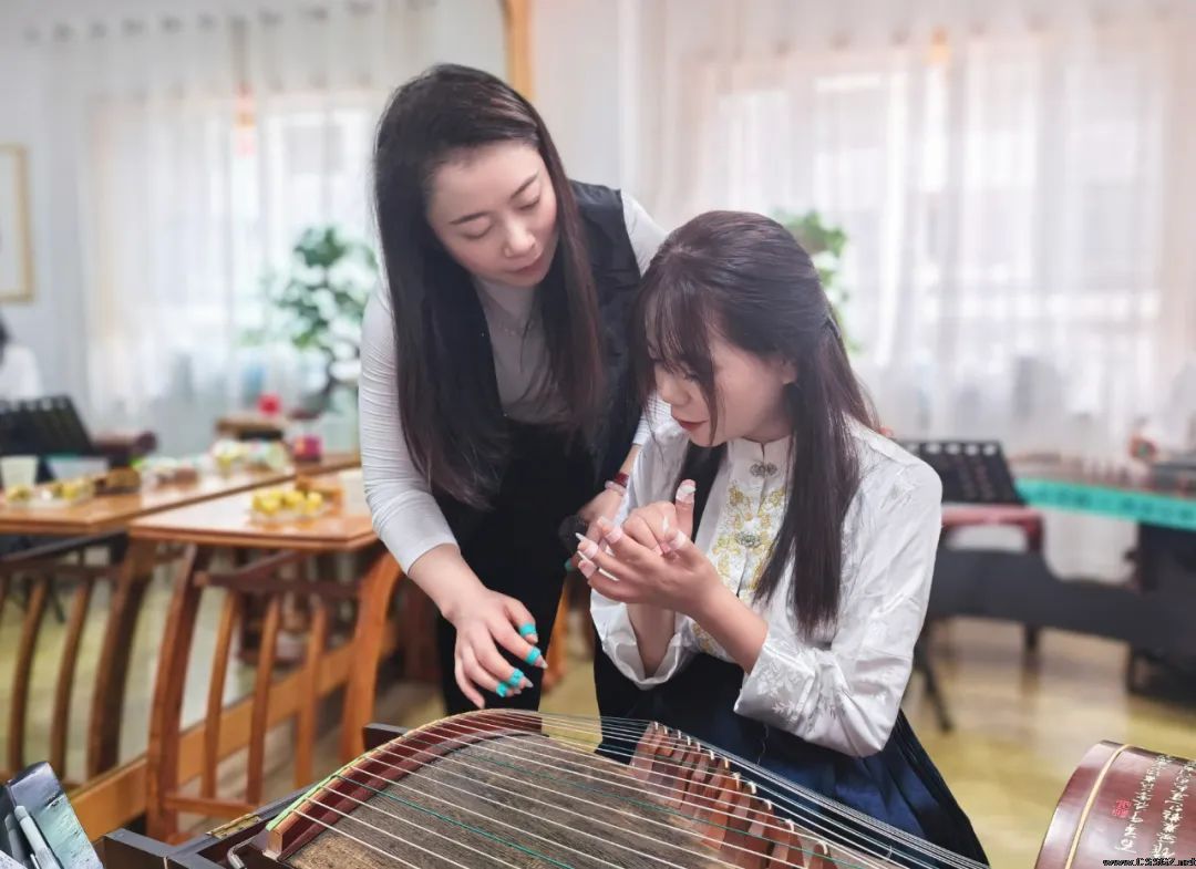 传承传统文化——陈思思艺术学校第七届古筝师资培训班