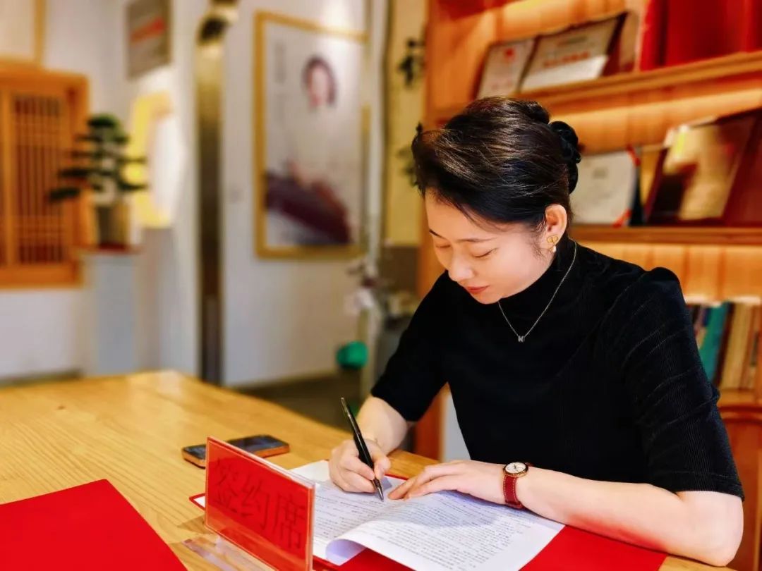 陈思思艺术学校【格林校区】——乐高和少儿编程课程正式与我校签约成功入驻