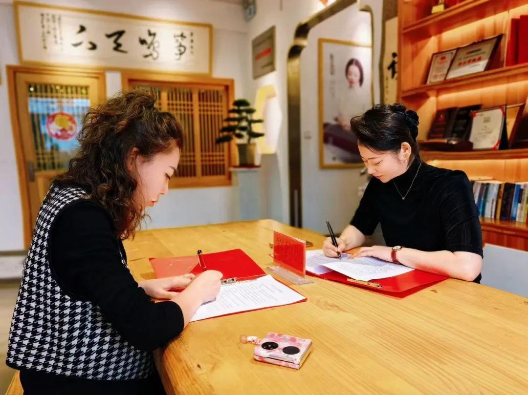 陈思思艺术学校【格林校区】——乐高和少儿编程课程正式与我校签约成功入驻